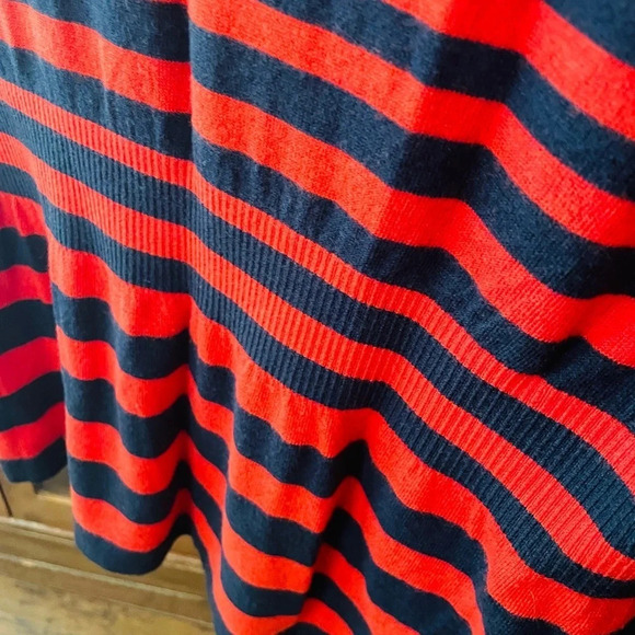 Ann Taylor women’s sweater, v-neck, 3/4 sleeve, elastic waist SZ XL navy red - Picture 3 of 6